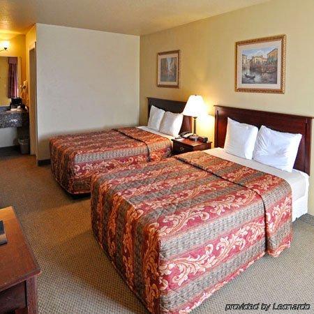 Econo Lodge Inn & Suites Greenbrier Szoba fotó