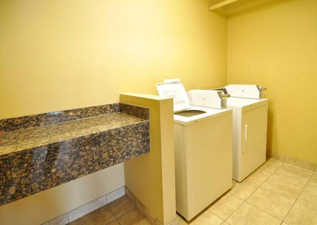 Econo Lodge Inn & Suites Greenbrier Kültér fotó