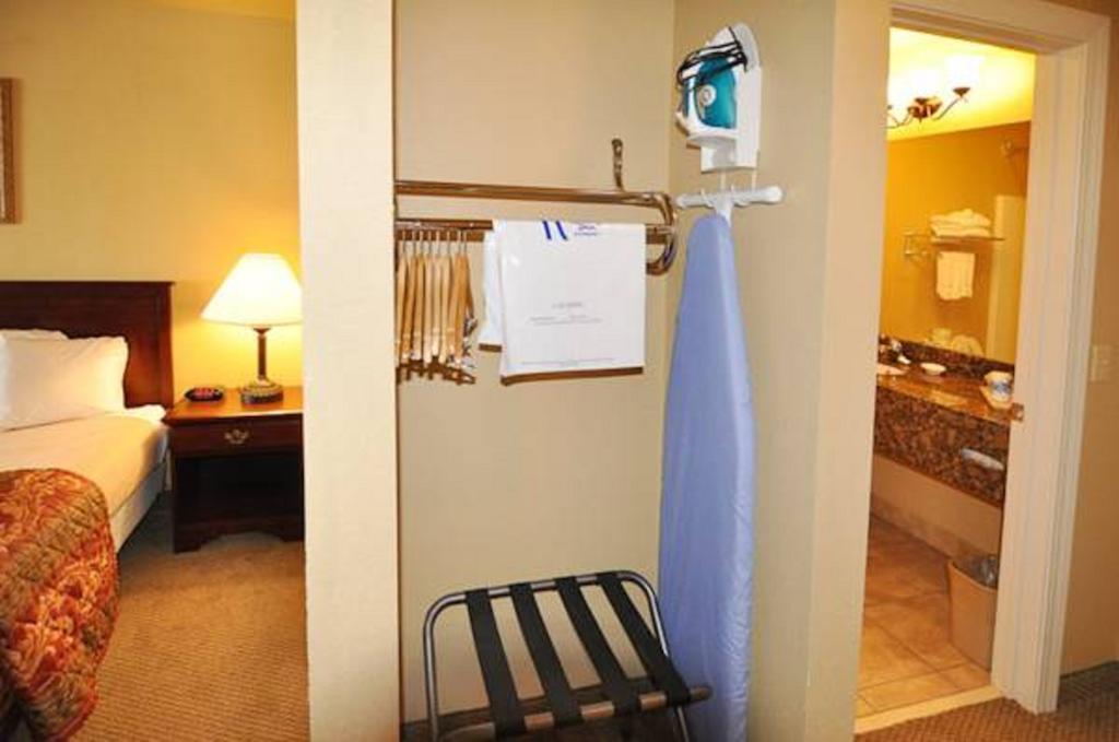 Econo Lodge Inn & Suites Greenbrier Szoba fotó