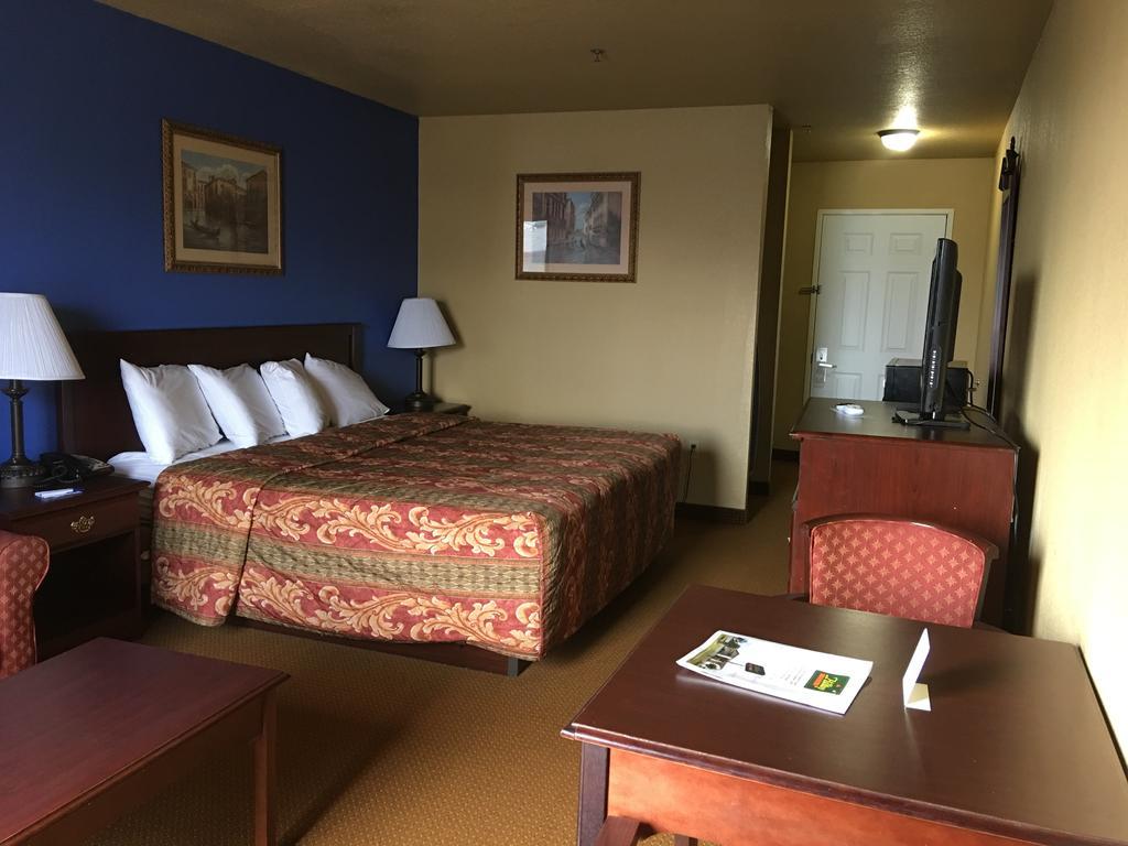Econo Lodge Inn & Suites Greenbrier Kültér fotó